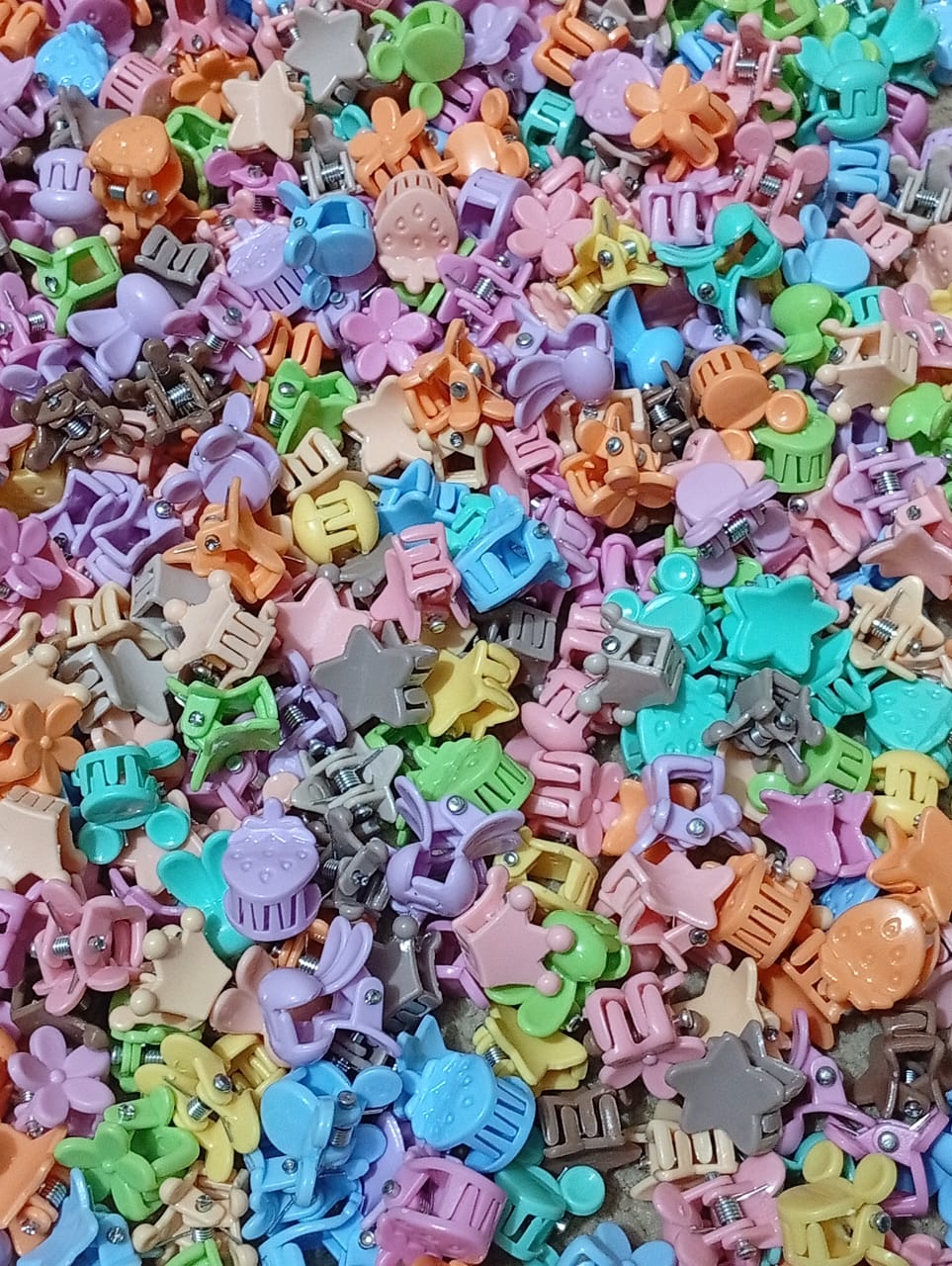 "Cute Mini Hair Claw Clips for Girls  | Colorful Small Hair Clutcher Set | Trendy Kids & Baby Hair Accessories | Best Price in Pakistan"