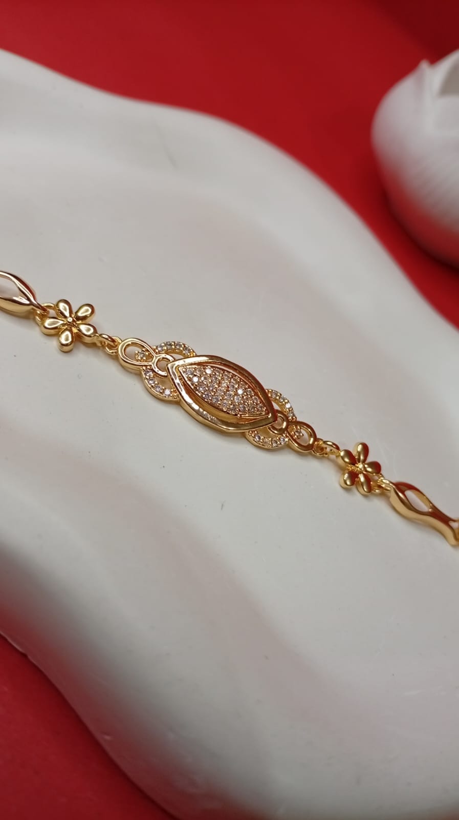 1K Gold Plated Marquise Eye Bracelet for Women | Elegant CZ Micro-Pavé Gold Link Bracelet | Luxury Floral Aesthetic Jewelry