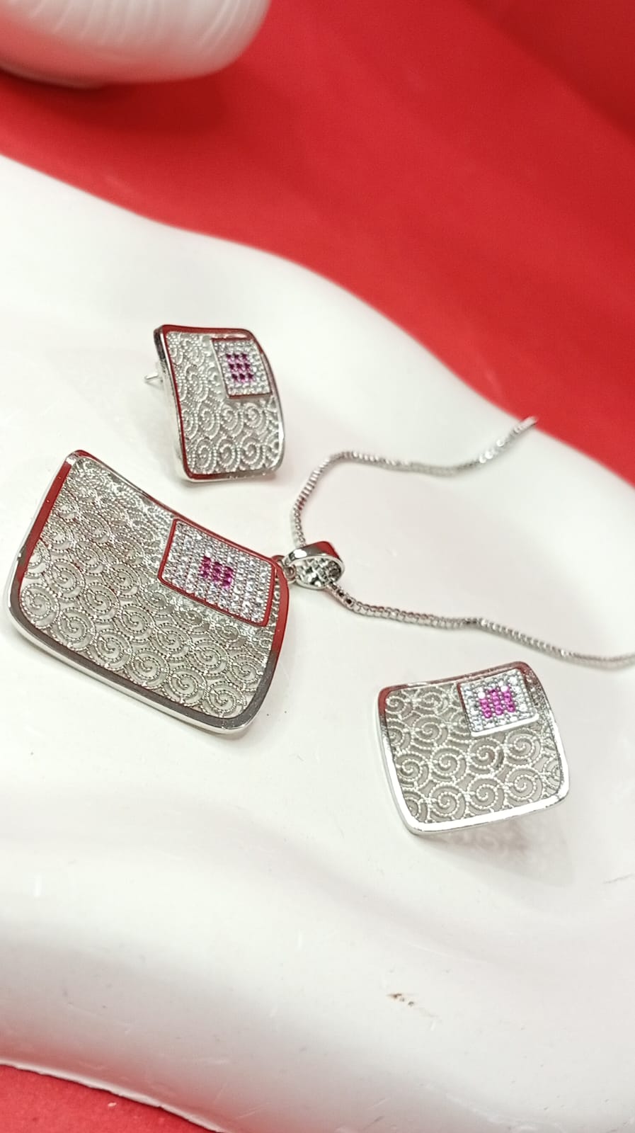 the silver-tone filigree jewelry set