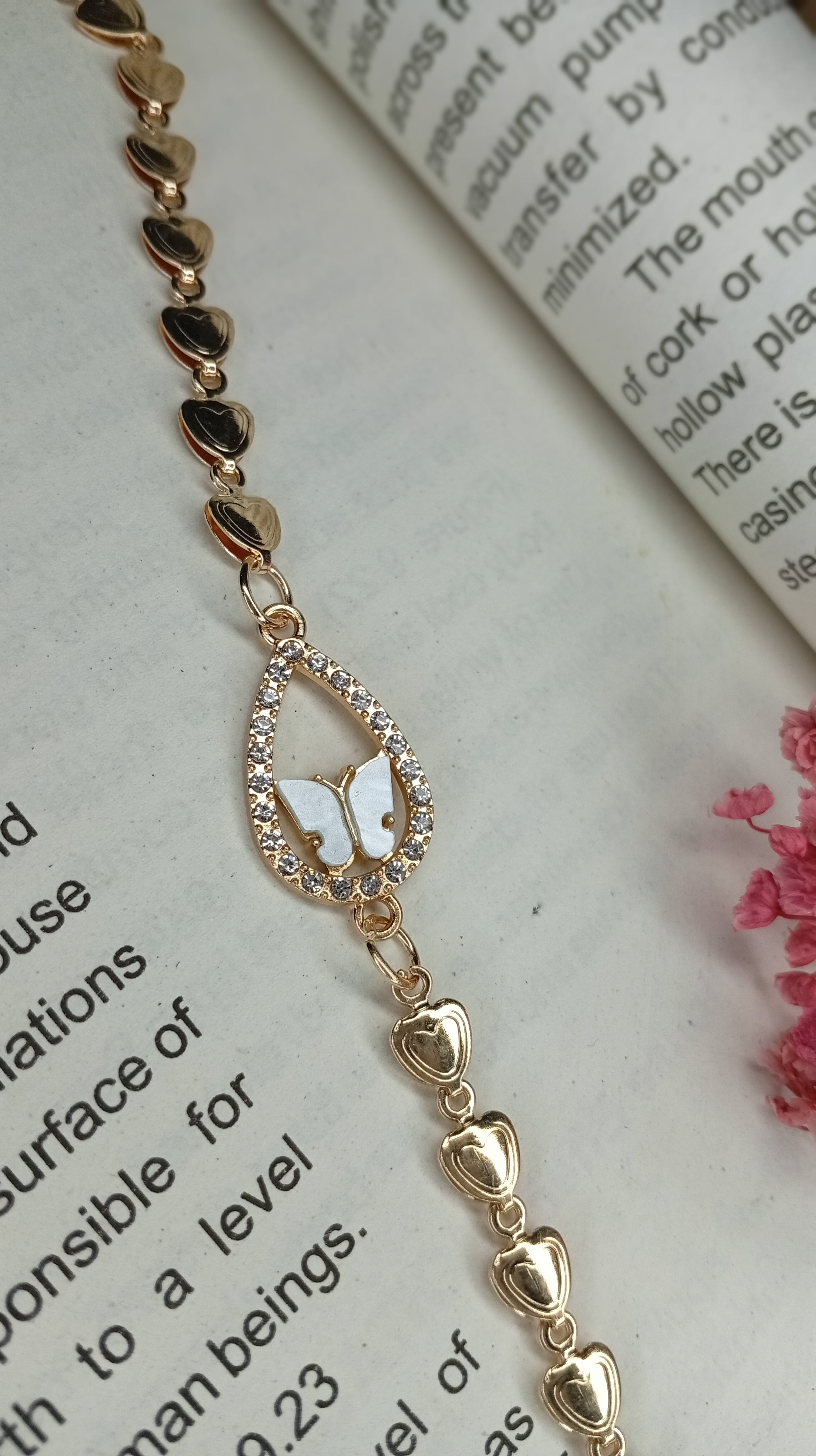 Elegant Gold-Plated Butterfly Heart Chain Bracelet for Women - Zircon & Mother of Pearl Inlay